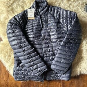 Patagonia Men's AlpLight Down puffer jacket size medium M blue new with tags NWT